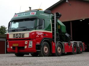 Volvo FM12 8x4 2003 года